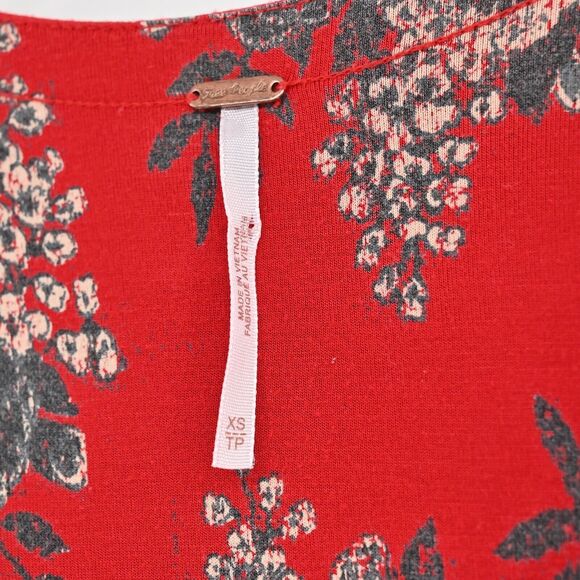 FREE PEOPLE Top Womens Size XS Speak Easy Red Floral V Neck Bell Sleeve Babydoll - Picture 7 of 12